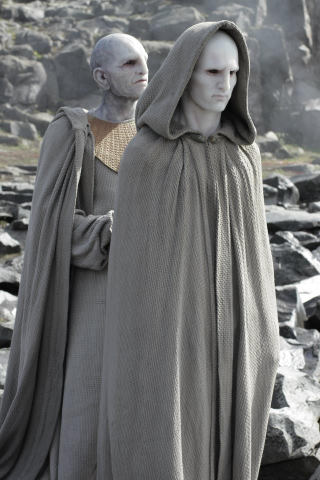 Illustration for article titled Prometheus set photos show what's under the Engineers' robes, plus a never-before-seen character